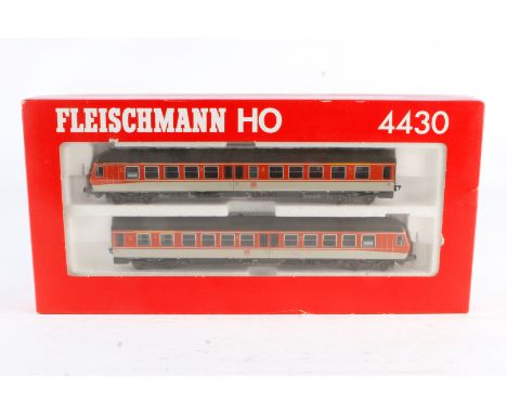 Fleischmann Triebwagen 4430, Spur H0, 2-teilig, Alterungsspuren, OK, Z 2-3