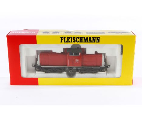 Fleischmann Diesellok ”212 242-2”, Spur H0, rot/weiß, Alterungsspuren, im OK 4229, sonst Z 2
