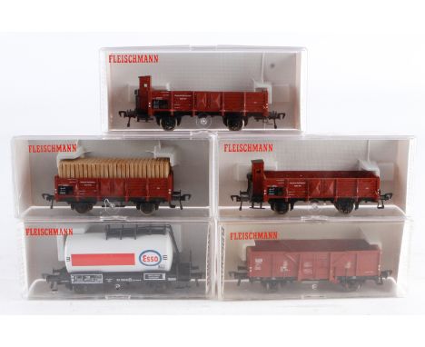 5 Fleischmann Wagen 5203, 2x 5209, 5400 und 5502, Spur H0, Alterungsspuren, je im OK, meist Z 2-3