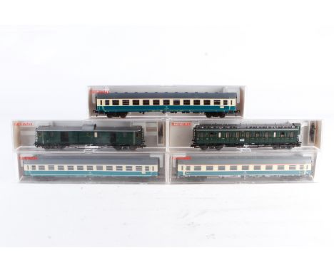 5 Fleischmann Wagen 5084, 5086, 5191, 5192 und 5199, Spur H0, Alterungsspuren, je im OK, meist Z 2-3