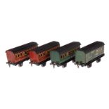 4 Märklin Abteil- und Packwagen, Spur 1, CL, ohne AT, lange Trittbretter, Alterungs- und