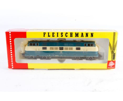 Fleischmann Diesellok ”221 110-0” 4236, Spur H0, türkis/creme, Alterungsspuren, OK, Z 2-3