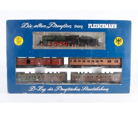 Fleischmann Zugpackung 4885, Spur H0, Alterungsspuren, im leicht besch. OK, Z 2-3