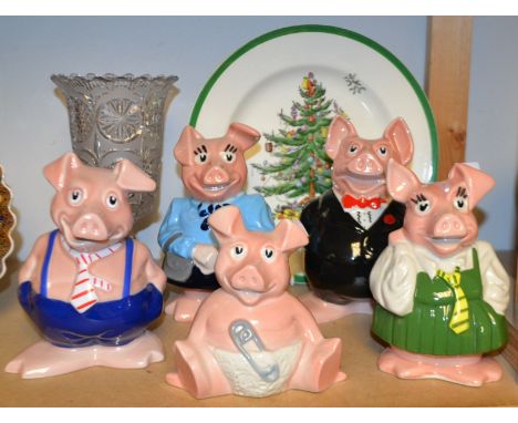 Ceramics - a set of five Wade Natwest piggy banks ; a glass vase ; a Spode Christmas plate ( 7 )