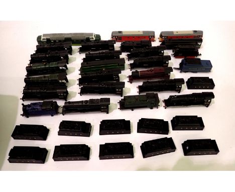 Spare N gauge loco bodies x23 and two tenders with eleven tender tops. P&amp;P Group 1 (£14+VAT for the first lot and £1+VAT 