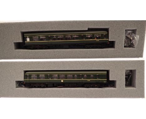 Graham Farish class 108 two car DMU, green with speed whiskers. P&amp;P Group 2 (£18+VAT for the first lot and £3+VAT for sub
