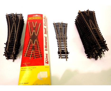 Hornby Points comprising; x9 left hand, x14 right hand, x1 Y point, x2 diamond crossing. All in good used condition. P&amp;P 