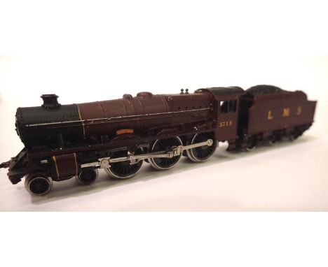 Peco N gauge Jubilee class Renown 5713 LMS red. Missing one buffer. P&amp;P Group 1 (£14+VAT for the first lot and £1+VAT for
