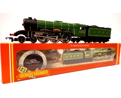 Hornby R 322 Flying Scotsman LNER Green 4472. P&amp;P Group 2 (£18+VAT for the first lot and £3+VAT for subsequent lots) 