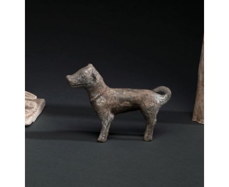 Model eines stehenden Hundes aus grauer Irdenware aus der Sammlung EumorfopoulosChina, Han-DynastieL. 12,2 cmSammlung Dr. Pet
