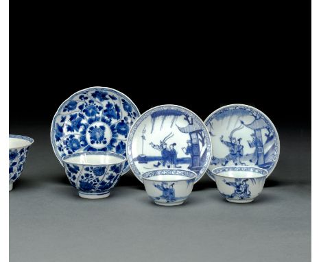 Paar Teeschalen mit Untertellern aus der Ladung der Ca Mau und eine blütenförmige Schale mit UntertellerChina, um 1725 und Ka