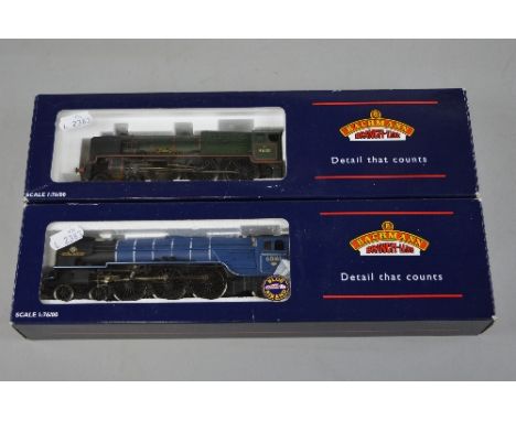 TWO BOXED BACHMANN OO GAUGE LOCOMOTIVES, Class A1 'North British' No.60161, B.R. blue livery (32-553) and 'Royal Scot' Class 