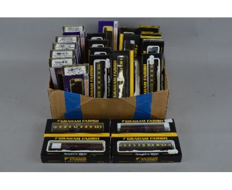 A QUANTITY OF BOXED DAPOL, GRAHAM FARISH BY BACHMANN AND GRAFAR N GAUGE COACHING STOCK, Dapol vehicles are assorted G.W.R. Co