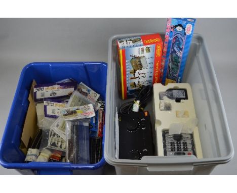 A QUANTITY OF OO GAUGE MODEL RAILWAY ACCESSORIES, to include part boxed Hornby DCC controller and adaptor, No.8213 (no instru