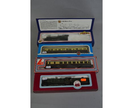 FOUR BOXED OO GAUGE LOCOMOTIVES AND RAILCARS OF G.W.R. ORIGIN, Dapol County Class 'County of Devon' No.1005, G.W.R. green liv