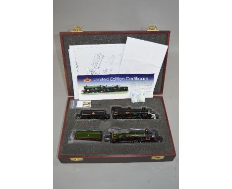TWO BACHMANN OO GAUGE LOCOMOTIVES OF G.W.R. ORIGIN, No.30-061, Hall Class 'Hagley Hall' No.4930, G.W.R. green livery and Mano