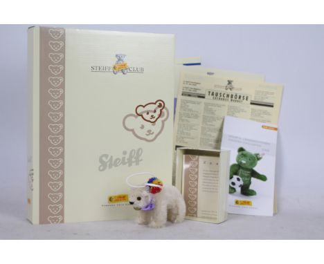 Steiff - A boxed miniature mohair Steiff polar bear with a white Steiff tag on its ear - Polar bear has glass eyes, stitched 