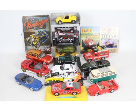 Bburago - Maisto - Corgi - 15 x mostly unboxed models including Land Rover Safari, BMW Z4 GT3 and Porsche 924 in 1:24 scale a