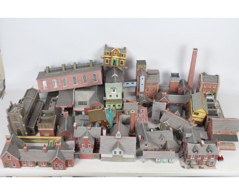 Hornby - Metcalfe - A collection of 30 mostly card buildings in OO scale for trackside layouts including Railway Station, Gar