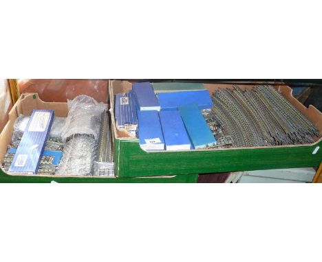 Large quantity of Hornby Dublo 3 rail track (2 crates with many boxed)