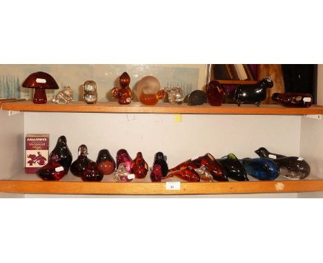 Large collection of Wedgewood animal and bird paperweights (28)
