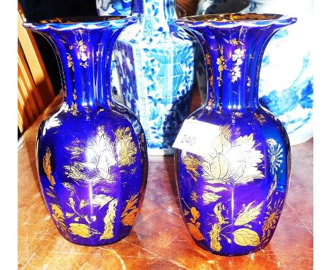 Pair of early 19thc Masons blue and gilt vases 