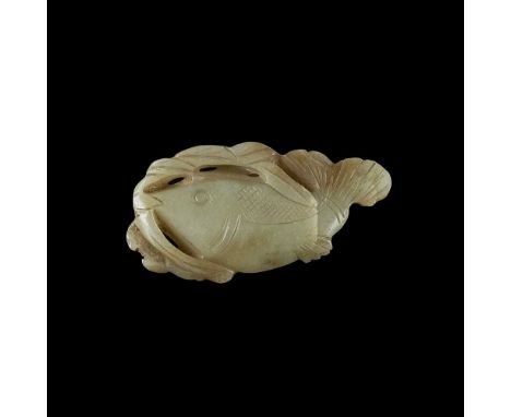 COLLECTION OF JADE PIECES LATE QING DYNASTY-REPUBLIC PERIOD, 19TH-20TH CENTURY comprising a jade snuff bottle in grey colour,