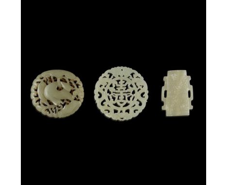 COLLECTION OF THREE JADE PIECES LATE QING DYNASTY - REPUBLIC PERIOD, 19TH-20TH CENTURY comprising a pendant of flat tapering 