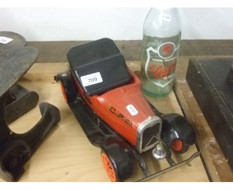 JIM BEAN VINTAGE CAR SHAPED BOTTLE AND ONE OTHER 'LA CASERA' BOTTLE 