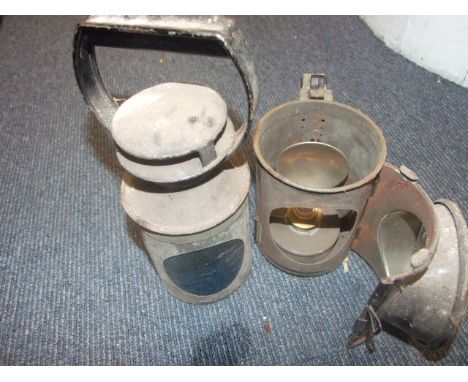 VINTAGE BRITISH RAIL GUARDS HAND SIGNAL OIL LAMP