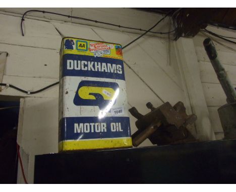 VINTAGE DUCKMANS OIL TIN AND WOODEN PLANE 