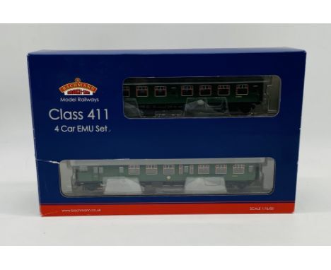 A boxed Bachmann Branch-Line OO gauge Southern Railways Class 411 4 Car EMU set in SR green (31-426)