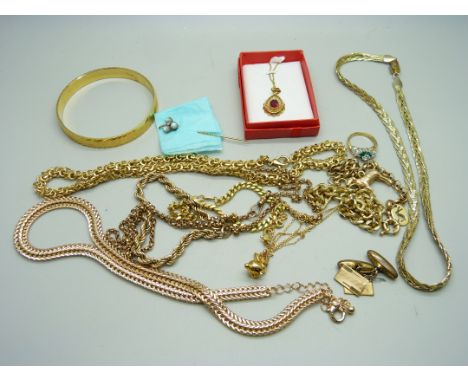 Gold plated and gold tone jewellery including a Trifari bangle 