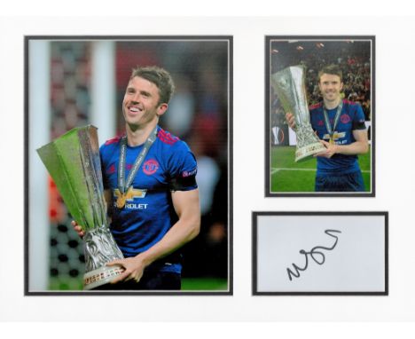 Football Michael Carrick 16x12 overall Manchester United mounted signature piece includes a signed album page and two colour 