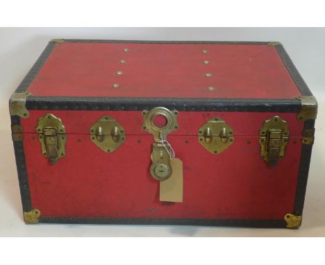 A vintage travelling trunk, H.38 W.75 D.51cm 