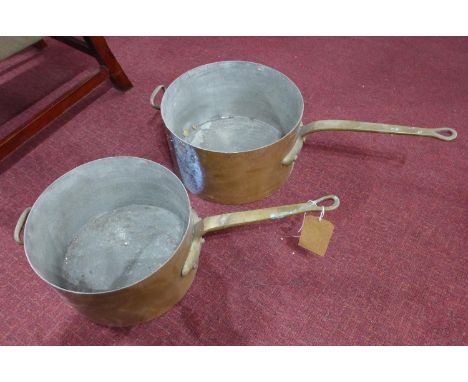 Two large vintage copper pots, Diameter 36cm; Diameter 33.5cm 