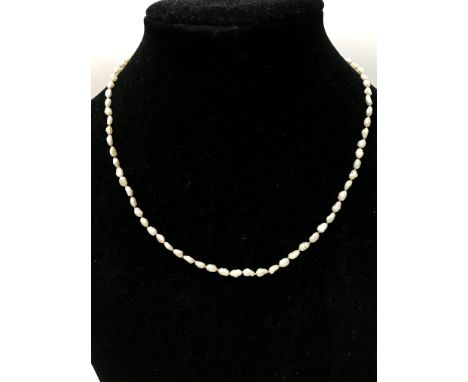 A Pearl necklace with a 9ct gold clasp.