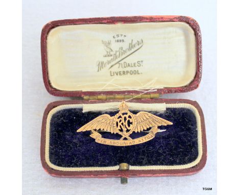 A WW1 9ct gold sweetheart brooch to the RFC Royal Flying Corps 4cms wide
