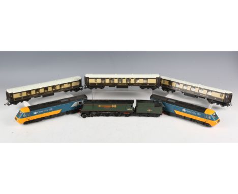 A Hornby gauge OO R.1119 The Golden Arrow part train set, comprising locomotive 'Boscastle', tender and three Pullman coaches