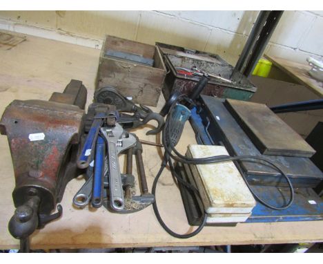 A group of hand tools and related effects to include a large bench vice, cased socket accessories, further tools, etc (group)