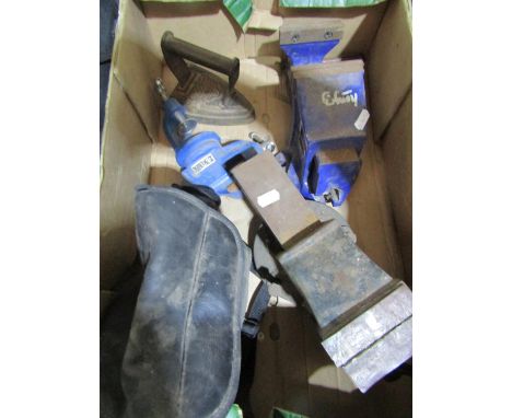 A small miscellaneous collection to include bench vices, a domestic iron, etc 