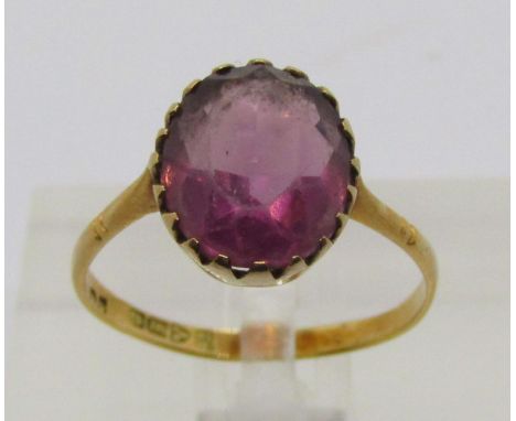 18ct dress ring set with amethyst coloured glass, Chester 1916, size R, 2.9g 