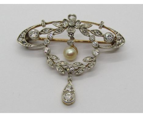 Belle Epoque diamond and pearl brooch, in yellow metal with white metal millegrain setting, three largest diamonds 0.10ct eac
