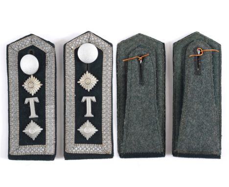 DAS DEUTSCHE HEER - A PAIR OF NACHRICHTEN (SPECIAL SIGNALS) OBERFELDWEBEL SHOULDER BOARDS first pattern 1935 - 1939 green bad