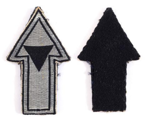 TECHNISCHE NOTHILFE (TENO) - NATIONAL TN SCHOOLS (LEHRGANGSTEIL-NEHMER DER REICHSSCHULEN DER TN) 'TYR-RUNE' CLOTH INSIGNIA al