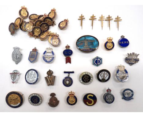 45 x Various Home Front Lapel Badgesincluding gilt and enamel Rest Centre Service ... Silver and enamel Young Helpers League 