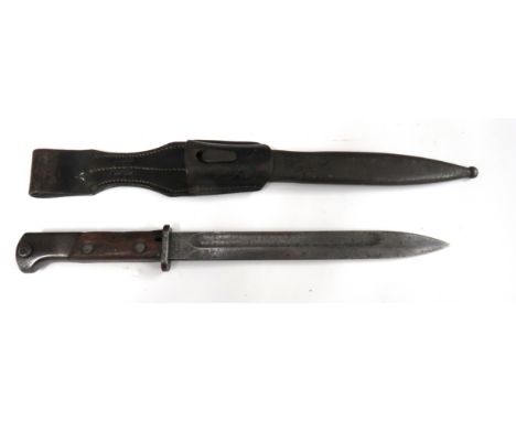 WW2 Polish Radom Mauser Bayonet9 3/4 inch, single edged blade with wide fuller.   Forte marked "F.B. Radom".   Reverse with P