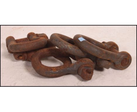 Set of 5 vintage retro industrial iron metal shackles. Ideal for hanging retro industrial light fittings or gardenelia 