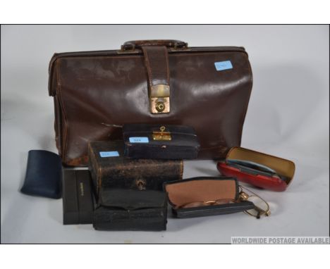2 good vintage jewellery cases with keys. One blue leather travelling ladies with key and lined interior. Together with a goo