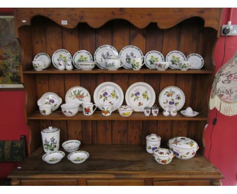 Collection of Royal Worcester to include Evesham pattern & Worcester herbs